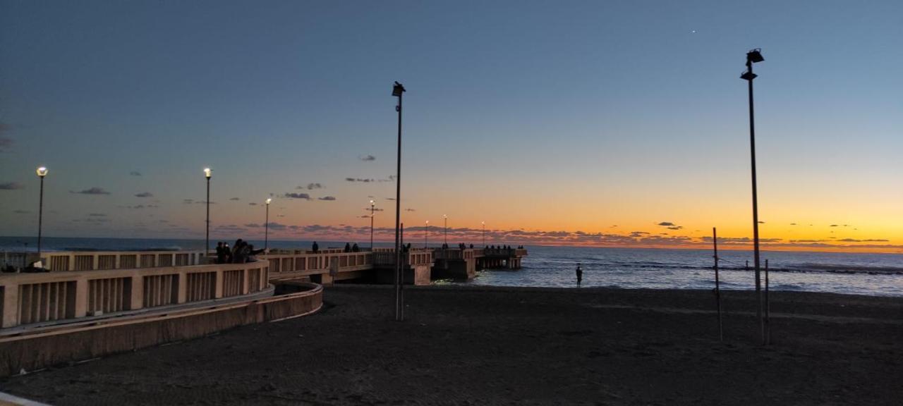 Rome Sea Apartment ลิโด ดิ ออสเตีย ภายนอก รูปภาพ