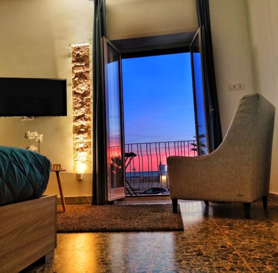 Rome Sea Apartment ลิโด ดิ ออสเตีย ภายนอก รูปภาพ