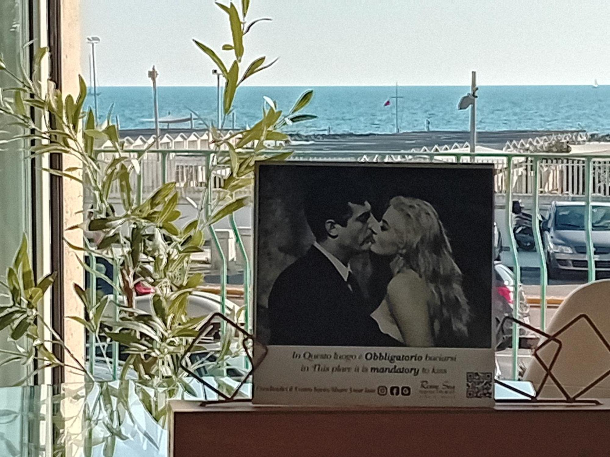 Rome Sea Apartment ลิโด ดิ ออสเตีย ภายนอก รูปภาพ