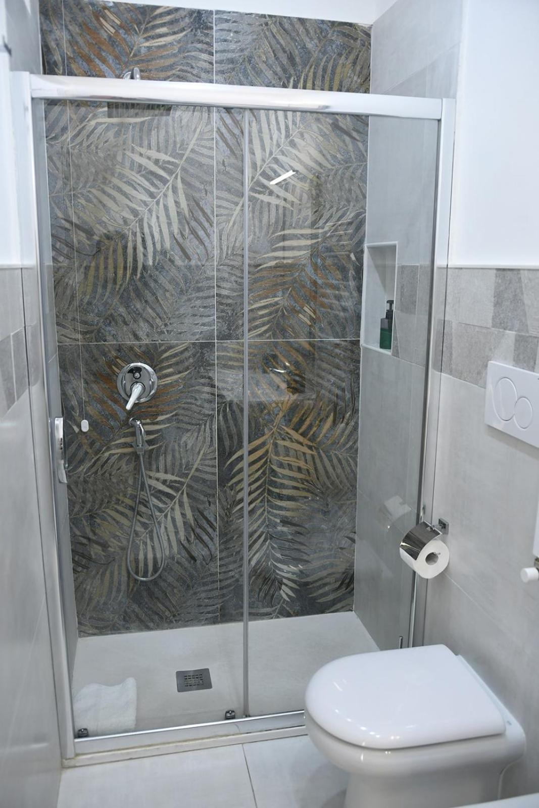 Rome Sea Apartment ลิโด ดิ ออสเตีย ภายนอก รูปภาพ